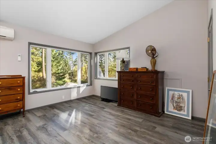 Upstairs primary bedroom sitting area