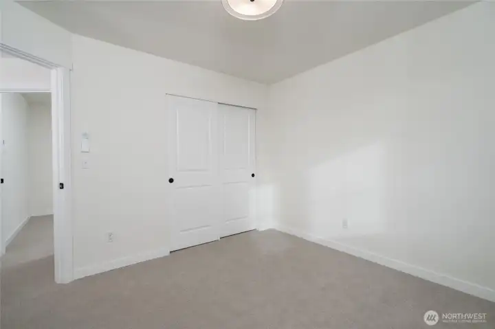 Pics are of a different 2389 Kyler plan home. Features and colors may differ.