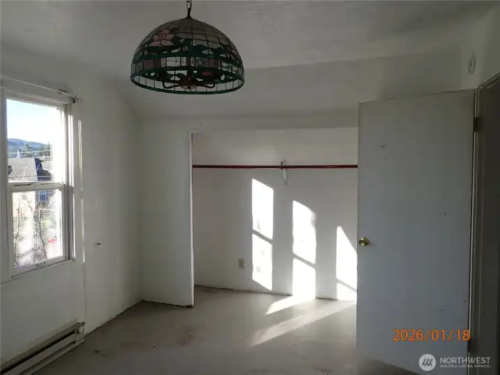 1st Up bedroom facing west