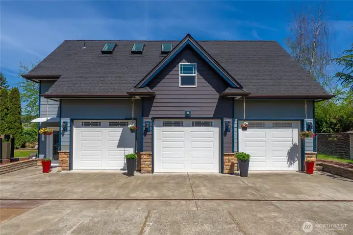 detached with apartment