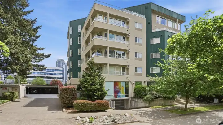 Located in a smaller building with a well-managed HOA, close to UW, I-5, transit, and everyday amenities.
