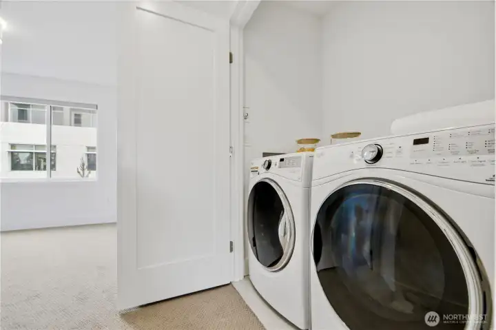 Side by side washer and dryer