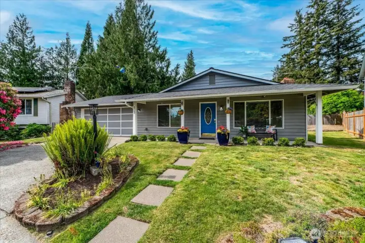 Welcome home to this move-in-ready, single-story gem! It’s got a super open layout, tons of natural light, and a cozy vibe that makes it perfect for relaxing or hanging out with friends. Everything is in great shape and ready for you to move right in—it's the perfect spot for anyone looking for easy, stylish, one-level living in a great location.    Here’s why you’ll love it:  * Easy one-level living.  * Spacious, open floor plan that’s perfect for everyday life.  * Totally move-in-ready with nice finishes throughout.  * Super bright and airy with lots of natural light.  * Great setup for both kicking back and entertaining.