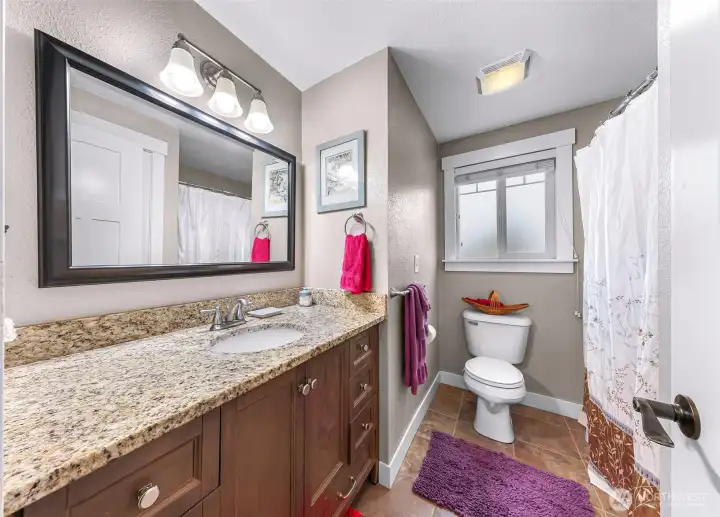 Main hallway full bathroom on the upper level Main hallway full bathroom on the upper level