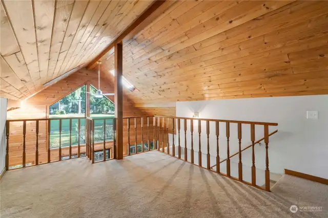 Beautiful Large Loft with view of Golf Course