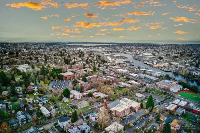 Beautiful city location so close to Puget Sound, Fremont, Queen Anne, downtown and SLU.