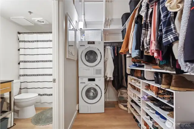 Rare Washer & Dryer as separate units! Fits perfectly in closet!