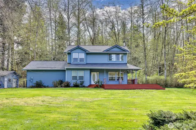 Welcome to gorgeous curb appeal