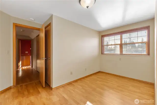 Second upstairs bedroom
