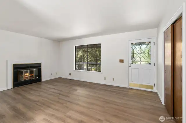 Living room & fireplace