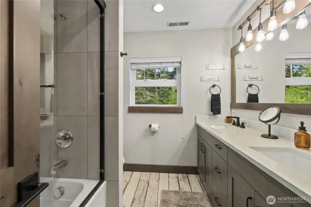 Full bath upstairs
