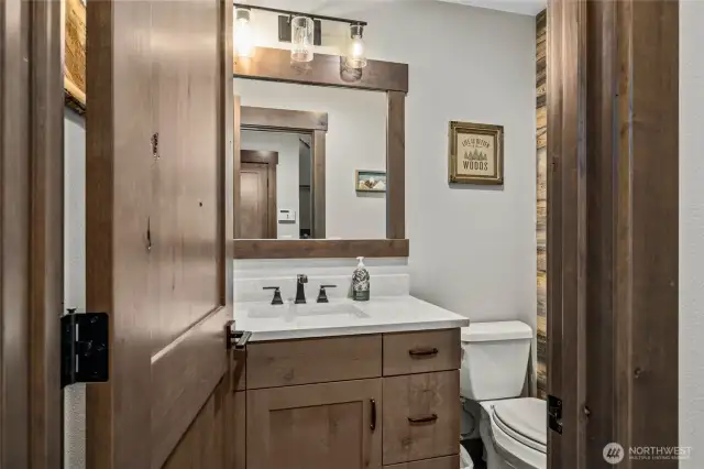 Powder bath off the entry.