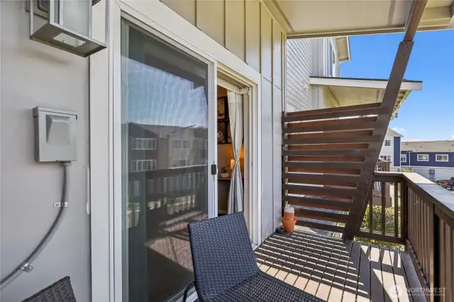 Nice deck to relax on!
