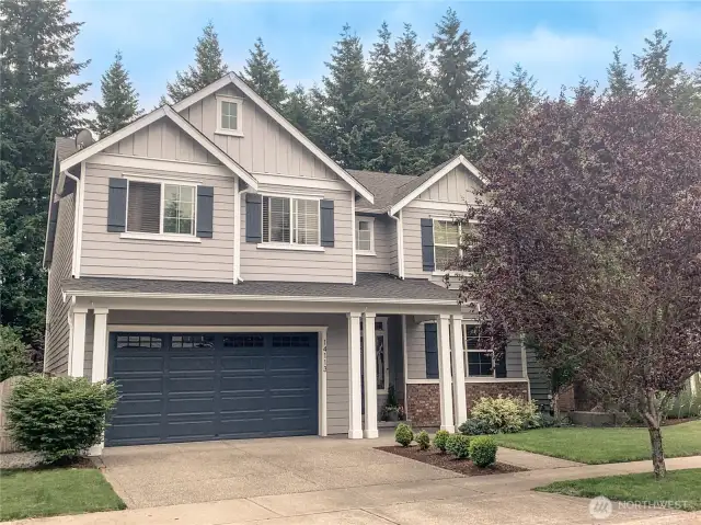 Beautiful 5 Bedroom plus Den plus Media/Bonus Room