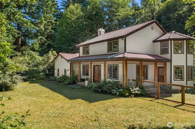 This lovely and welcoming home on the north end of Vashon is the perfect base to explore Vashon and the whole Puget Sound!