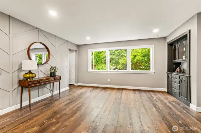 Family room on main, w/ built ins.