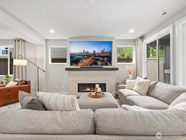 Cozy Living Room w/ Gas Fireplace