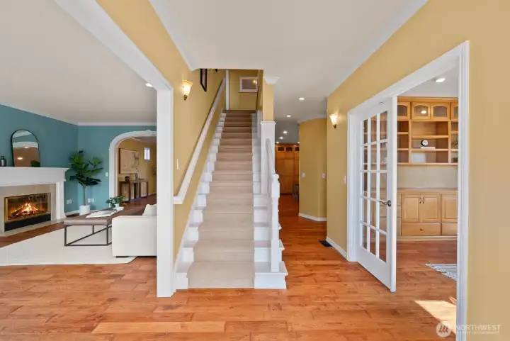 Entry stairway
