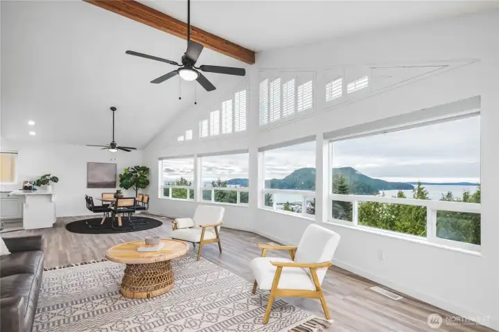 Vaulted ceilings, brightly lit, amazing sunsets from here.