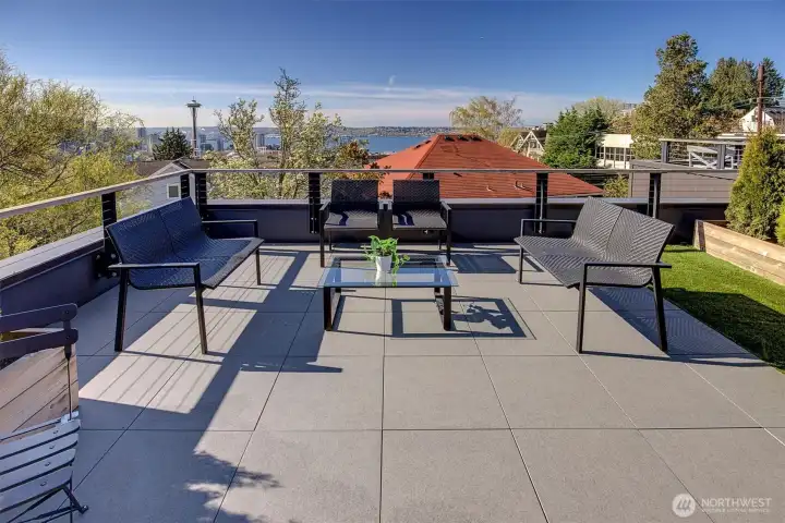 Private Rooftop Deck