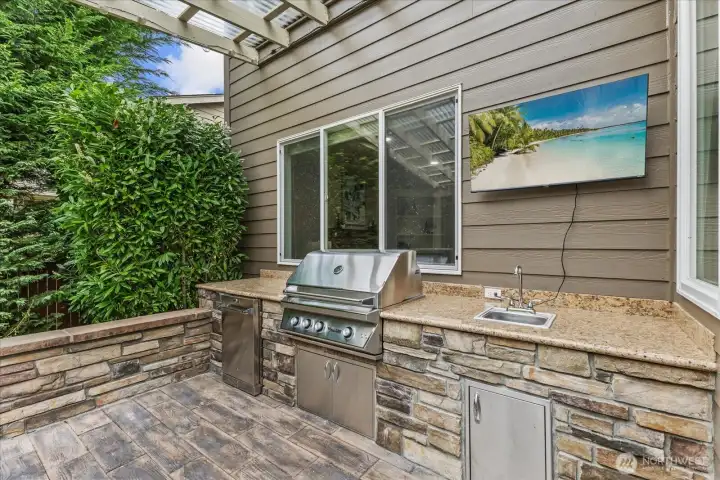 Outdoor Kitchen - Resort-style entertaining, right in your own backyard.