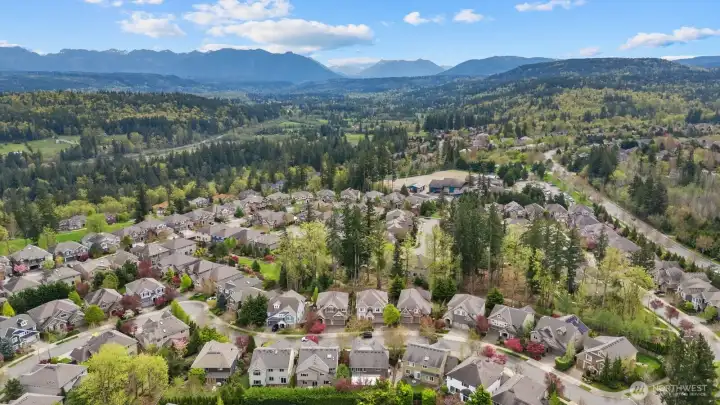 A stunning Sammamish, WA backdrop that makes everyday living feel extraordinary.