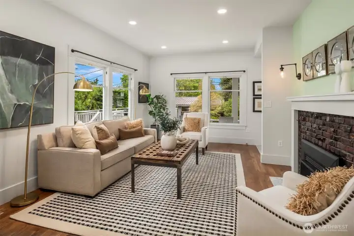 Absolutely pristine hardwood floors on this level!