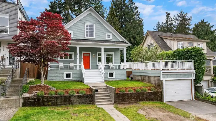 Detached garage & plenty of off street parking!