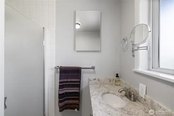 3/4 bath off garage