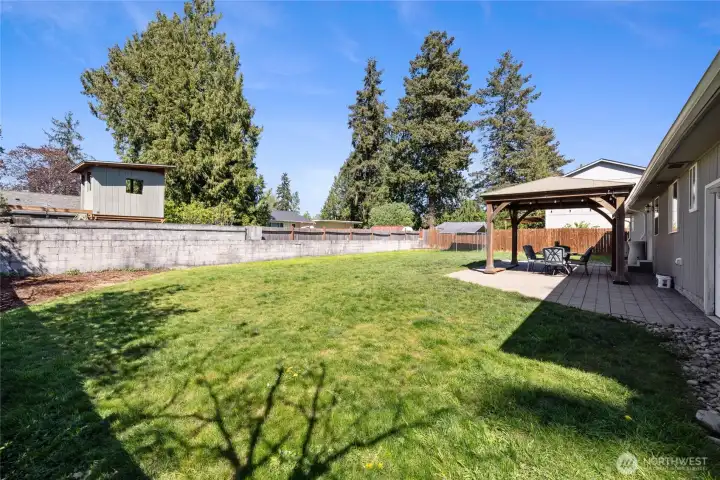 Dog run area stays or seller to remove at buyers request