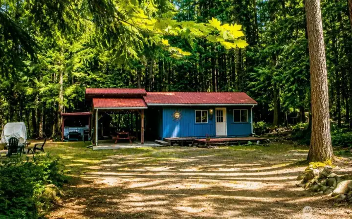 Large Rv area and driveway