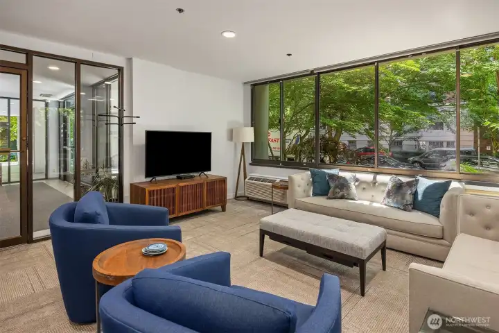 Lounge and common room off of lobby