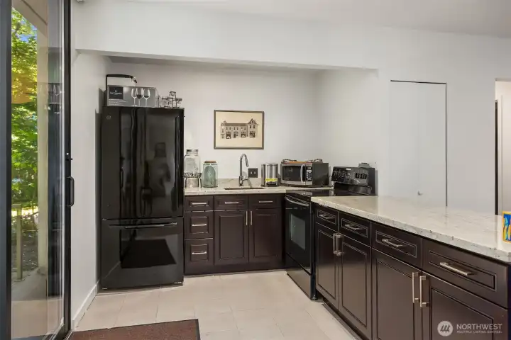 Common room kitchen