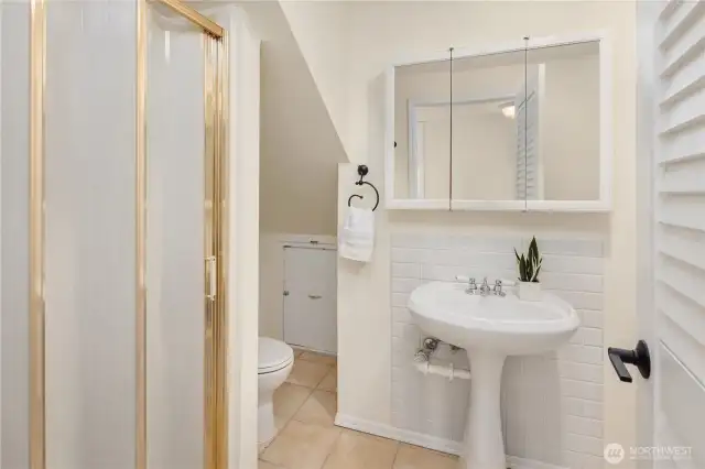 Lower bath