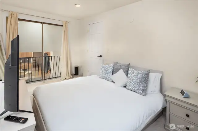 Bedroom/Playroom/Office