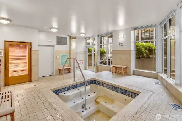 Jetted Soaking Tub & Dry Sauna (Nordic Therapy)