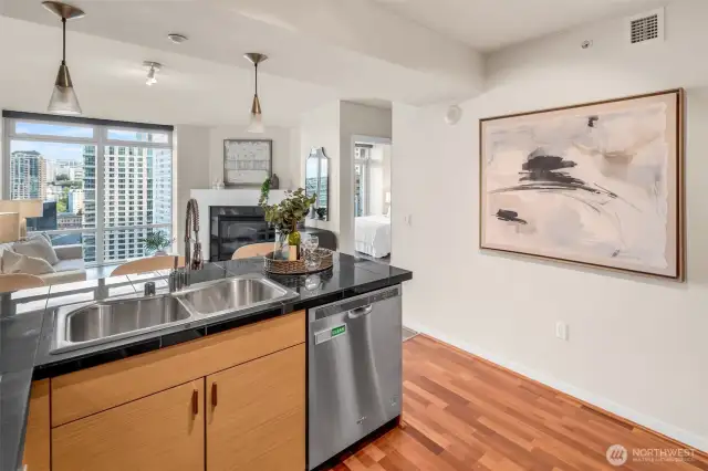 Gorgeous chef's kitchen, New Gas Range, Samsung Fridge, Granite Counters and Art Deco lighting including undercabinet & overhead Pendant w/Day Bar seating!