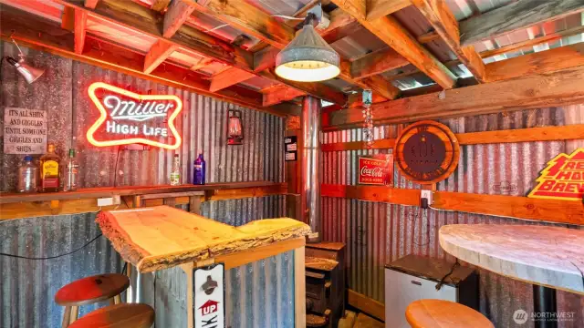 Saloon shed