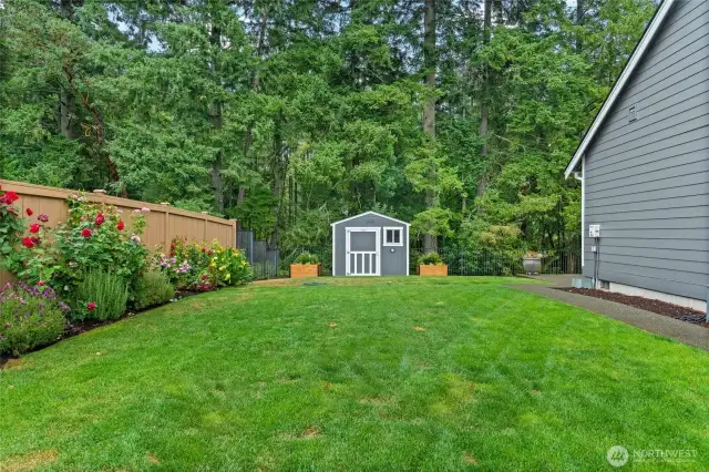 The addition of a gardening shed is ideal for all your outdoor gardening tools.