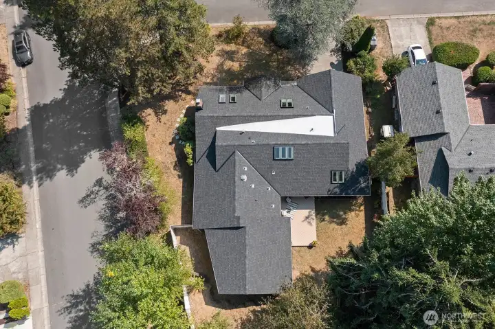 Spacious corner lot in the desirable Little Tree neighborhood