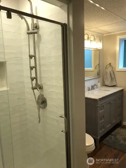 Lower level 3/4 Bath