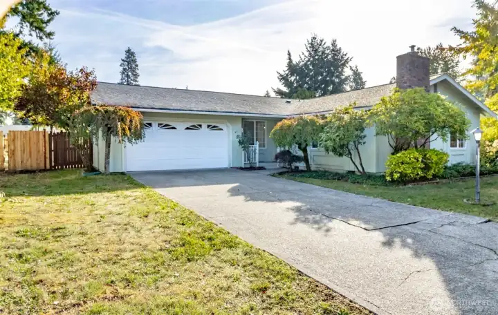 Beautifully updated rambler on quiet cul-de-sac is move in ready!