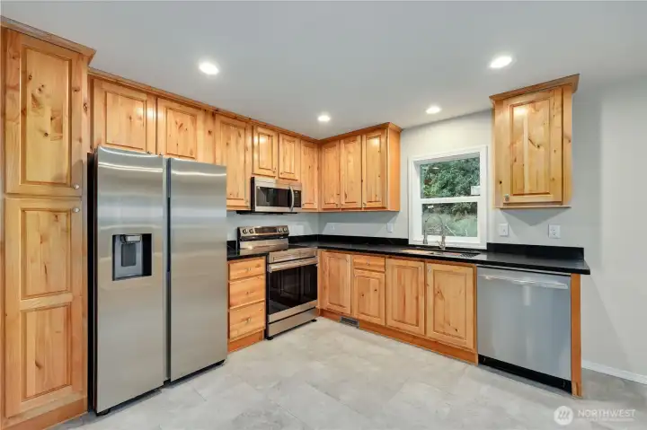 Kirchen with Stainless Steel Applliances