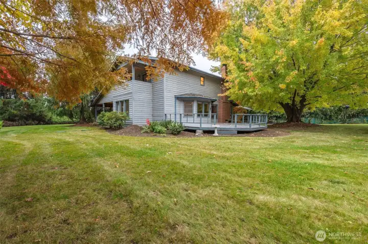 Bring your pets, family and friends, plenty of room for all to roam!