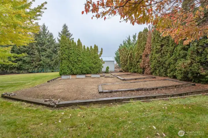 Oversize garden space located conveniently near the shop. Bring your green thumb and learn how to live sustainably!