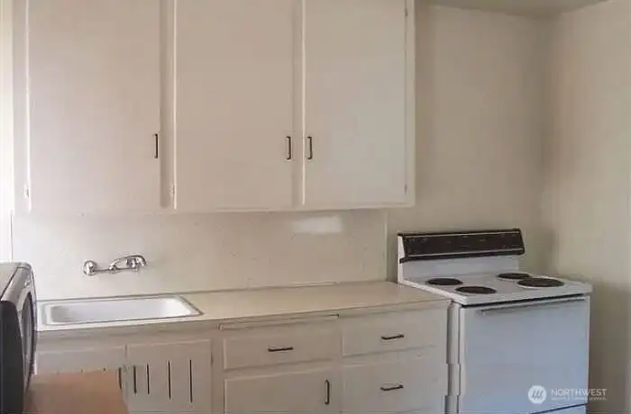 Apartment #1  Original 1923 Charm