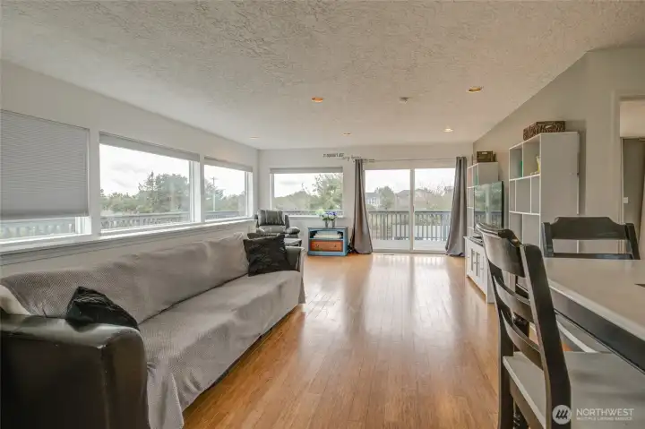 Above Garage 1 Bedroom apt.