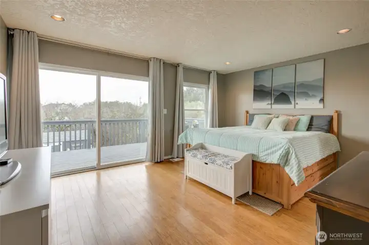 Above Garage 1 Bedroom apt.