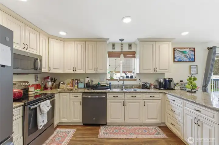 Great size kitchen for entertaining.