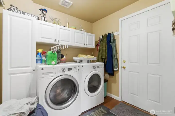 Nice laundry room.